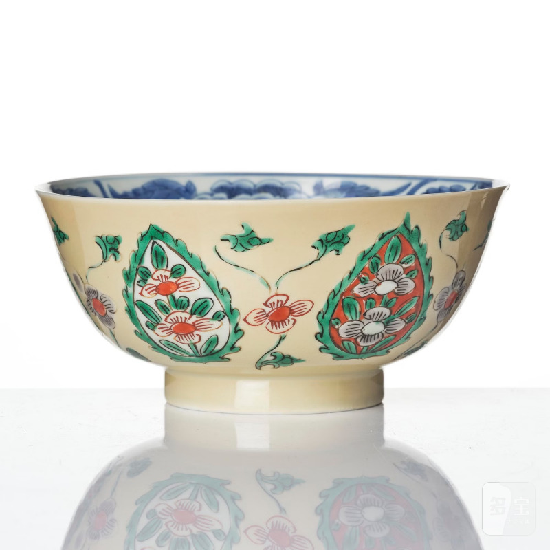 A famille verte bowl and a dish, - 图6